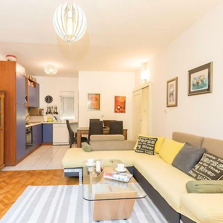 Lovely Apartment In Makarska With Wifi 外观 照片