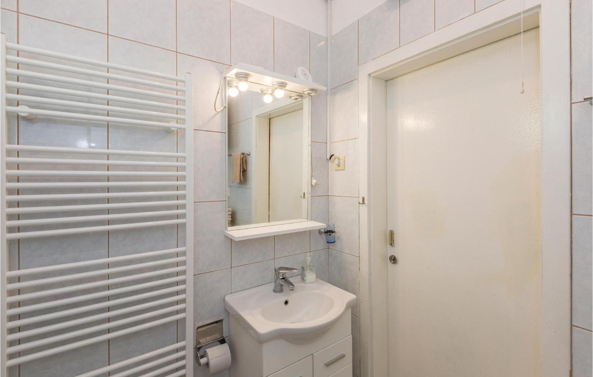 Lovely Apartment In Makarska With Wifi 外观 照片