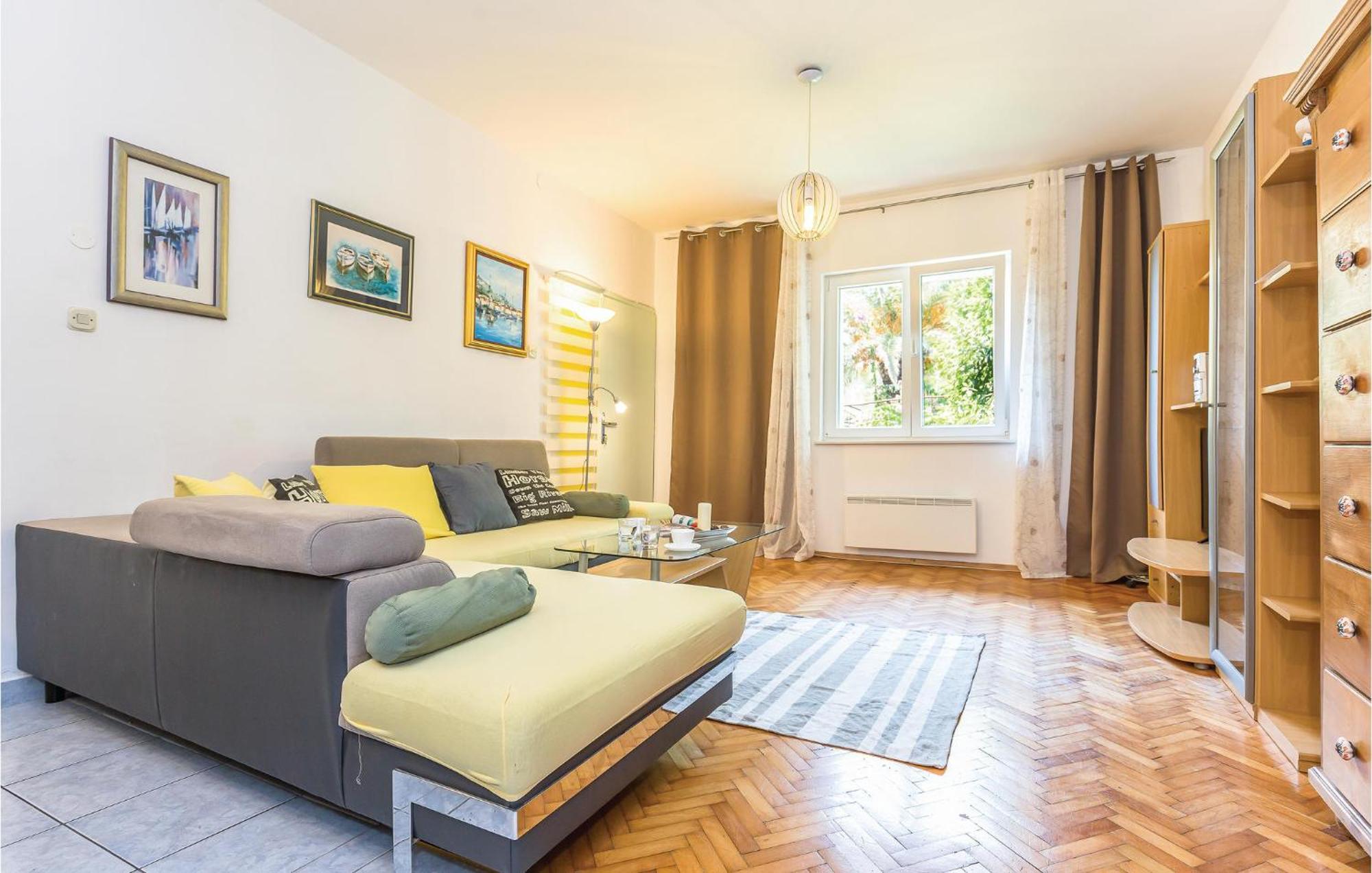 Lovely Apartment In Makarska With Wifi 外观 照片