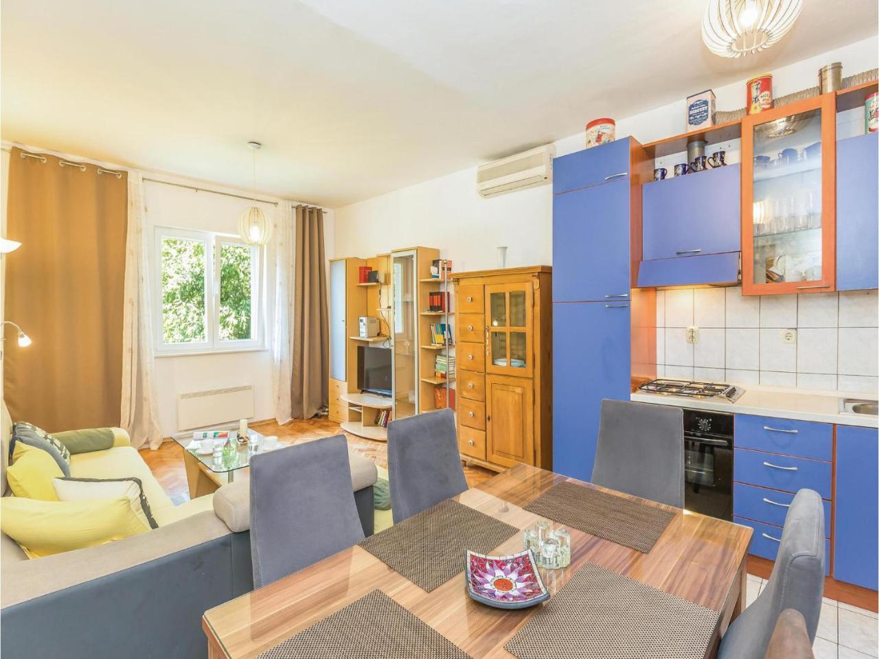 Lovely Apartment In Makarska With Wifi 外观 照片