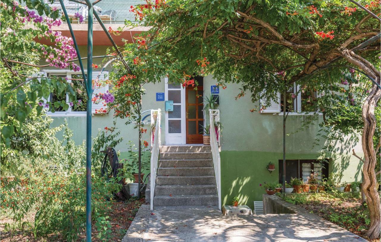 Lovely Apartment In Makarska With Wifi 外观 照片